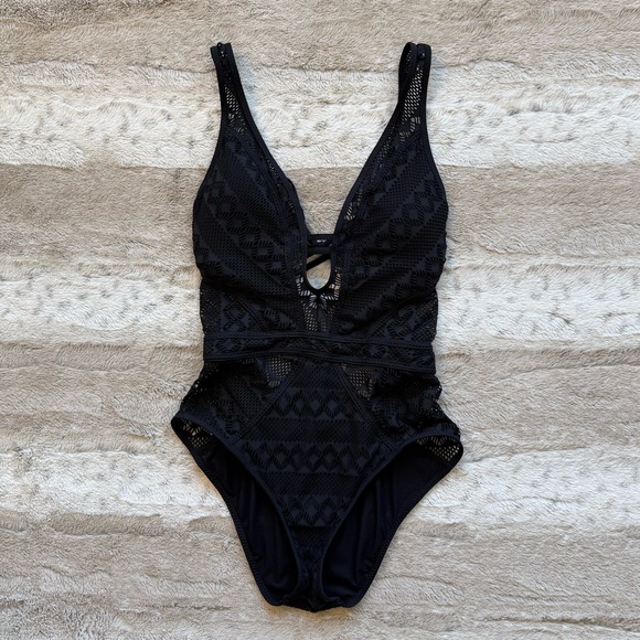 BECCA Crochet One-Piece Swimsuit in Black Size M - Picture 3 of 11